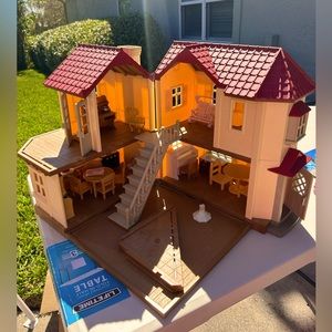 Calico Critters Red Roof
Country Home Gift